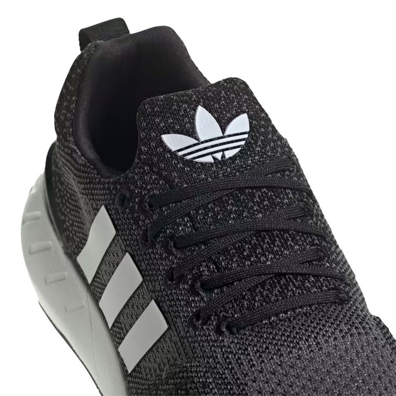 Adidas swift run preto e shops branco